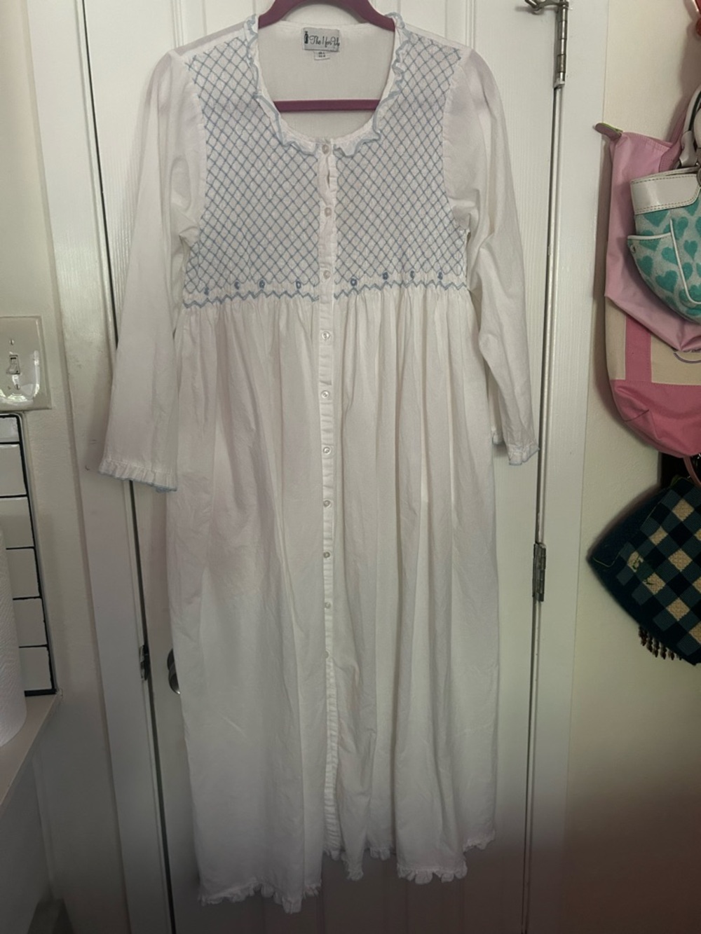 Vintage White & Blue Button-Front Smocked Nightgown